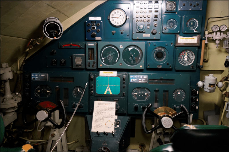 潜水艦の操舵室